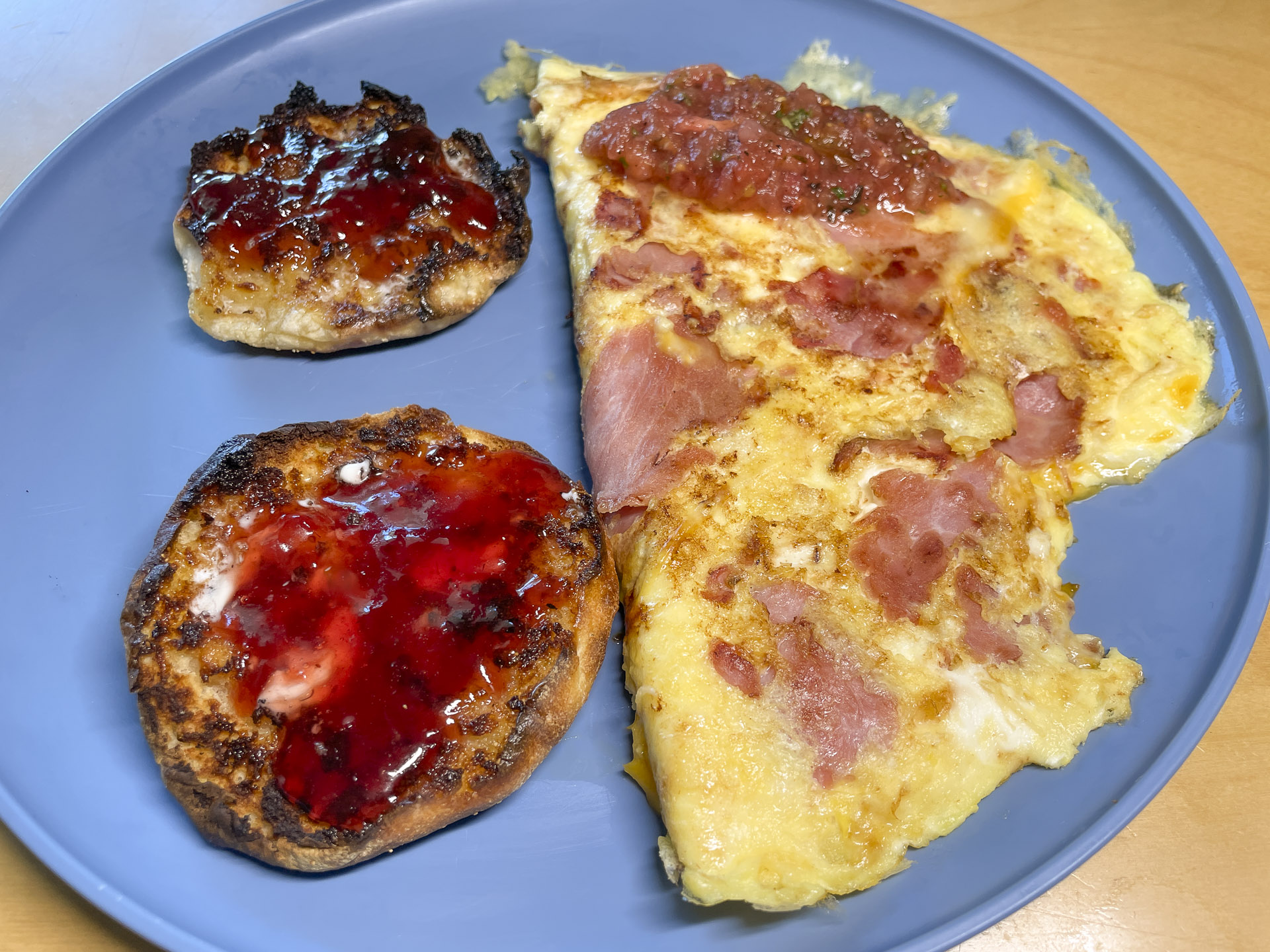 Ham and Cheese Omelet w/Muffins