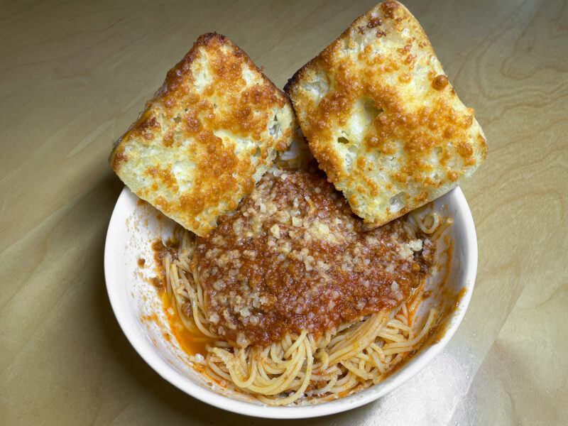 Spaghetti and Garlic Cheese Bread