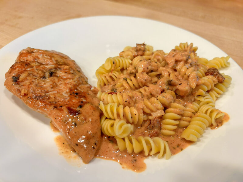 Chicken & Pasta w/Creamy Tomato Sauce