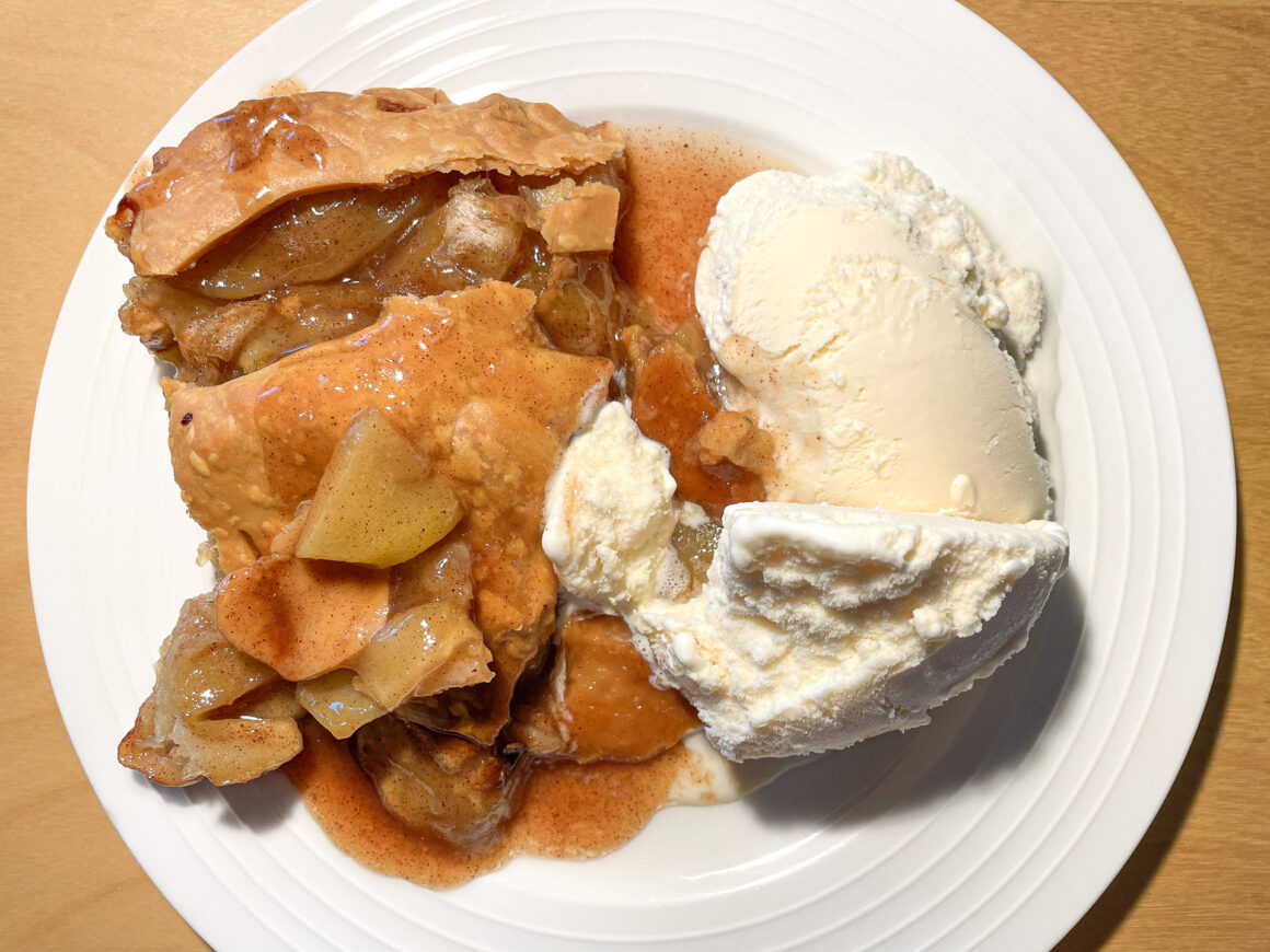 Apple Pie w/Vanilla Ice Cream