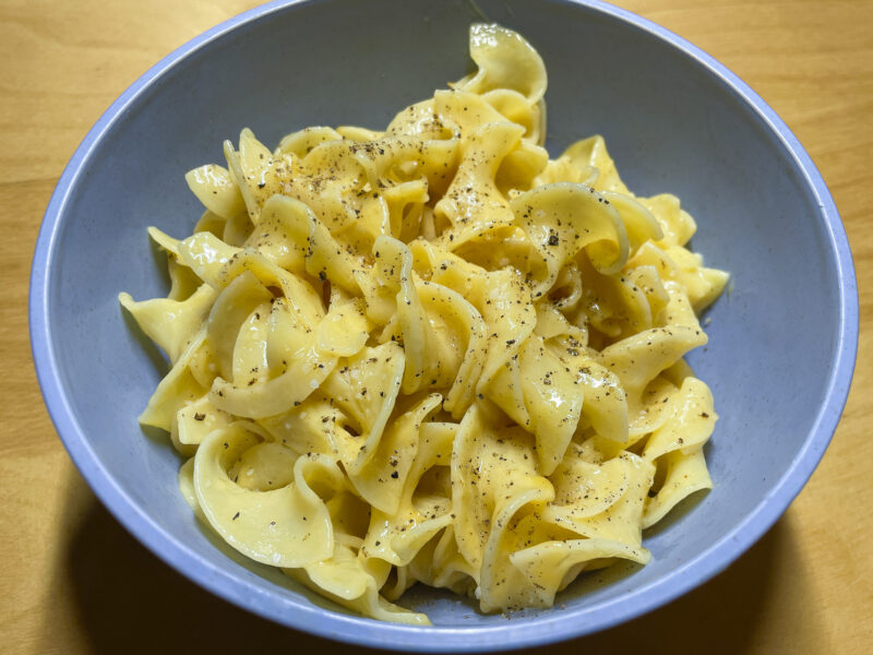 Garlic Butter and Cheddar Cheese Noodles