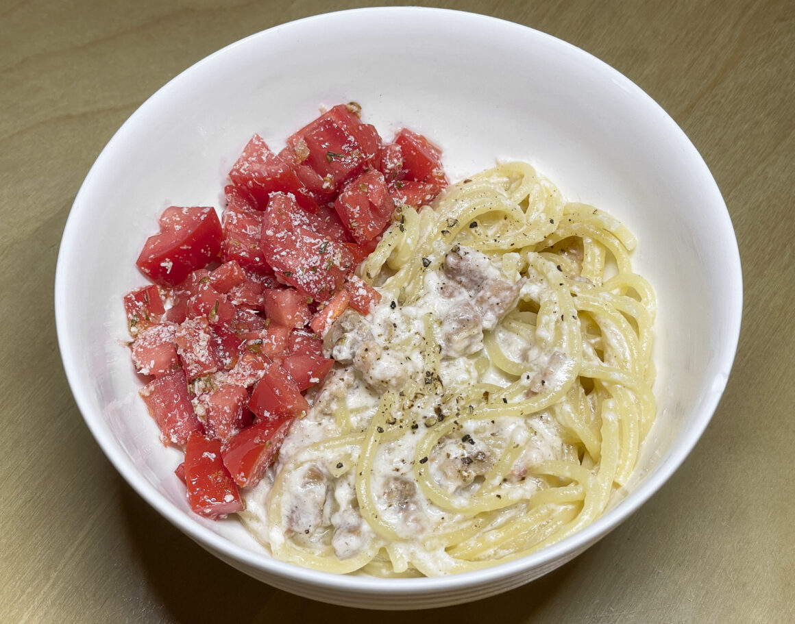 Tomatoes Ensalada & Pasta Carbonara