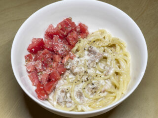 Tomatoes Ensalada & Pasta Carbonara