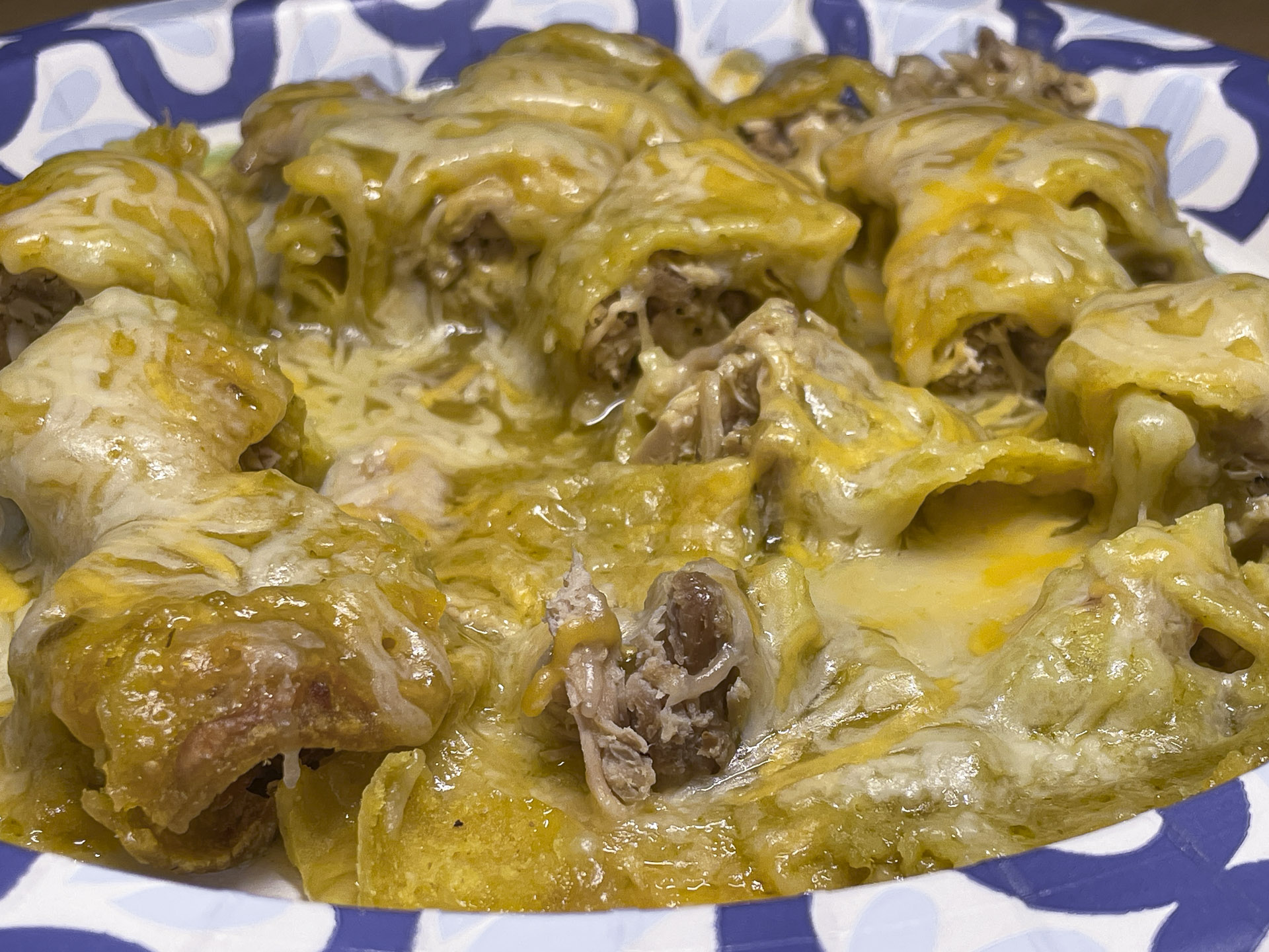 Cheesy Chicken Verde Enchilada Bites