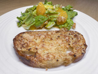 Salad w/Garlic Bread