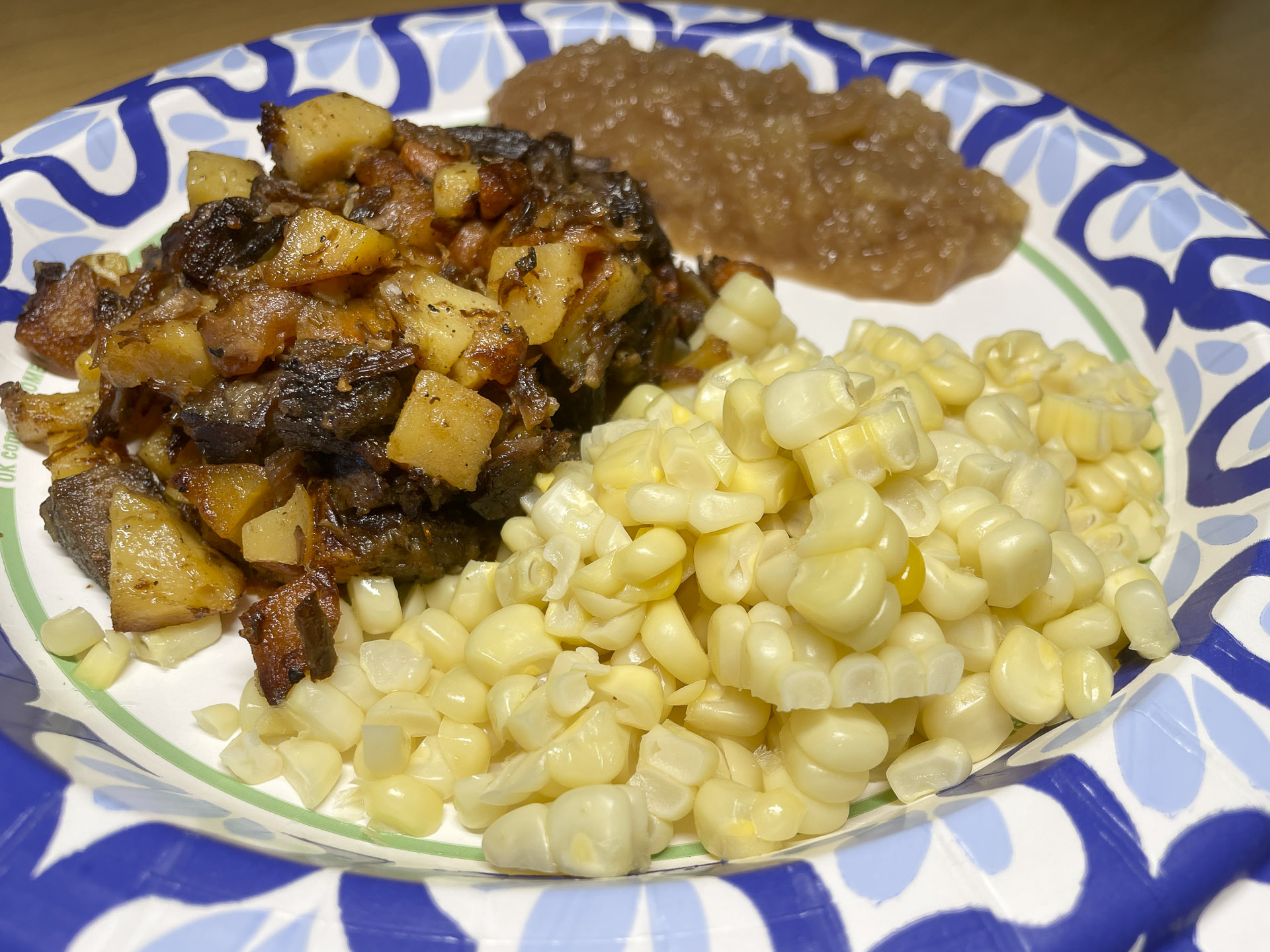 Beef Hash & Corn W/Applesauce