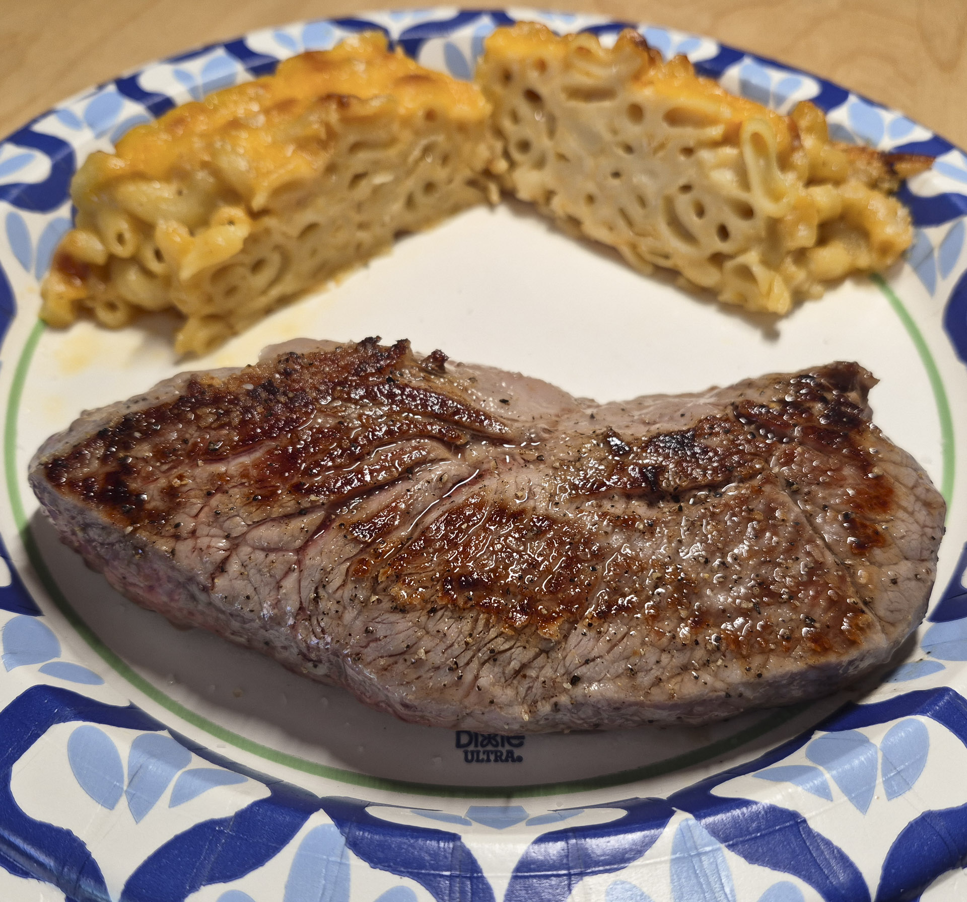 NY Strip w/Mac & Cheese