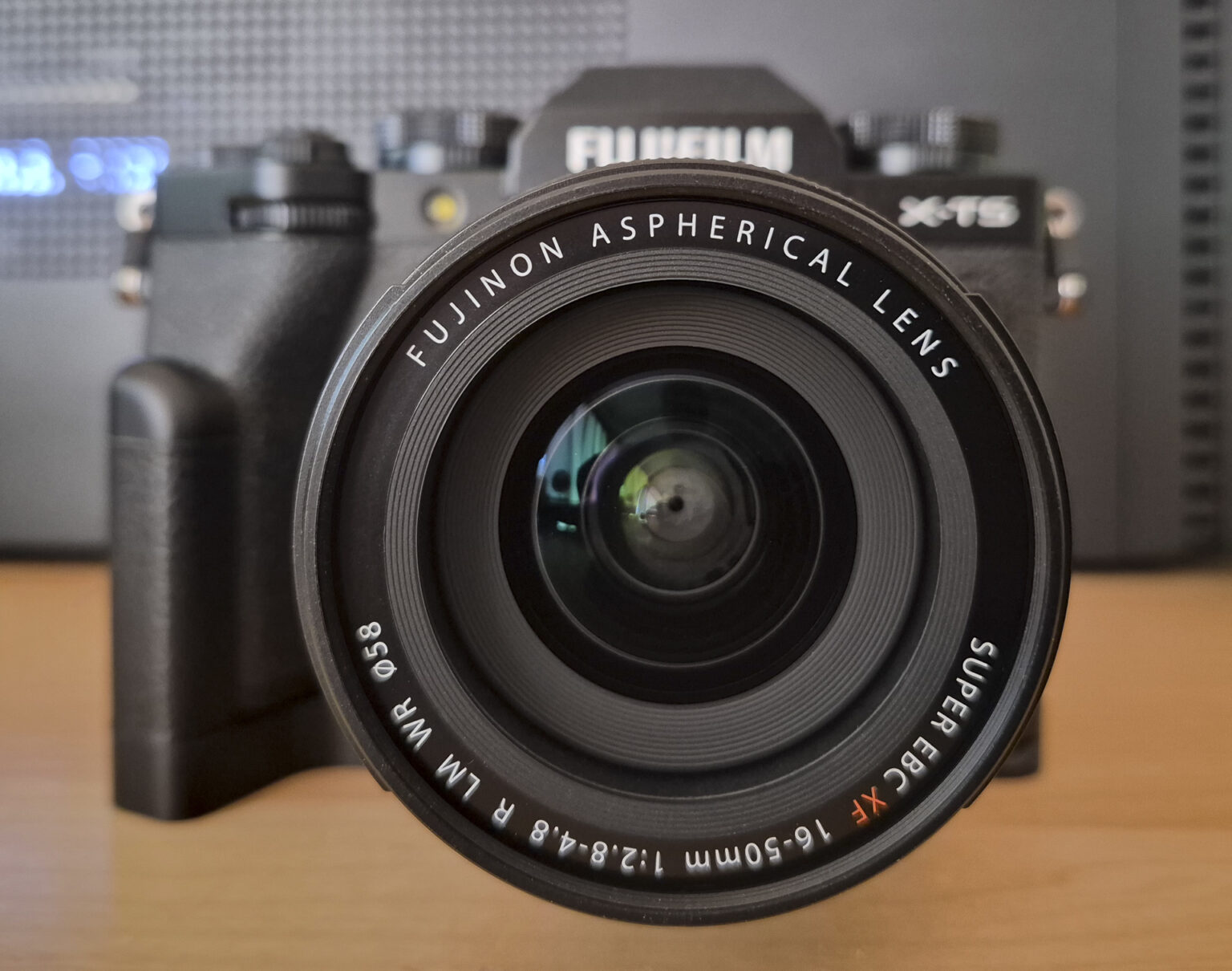 Fujinon 16-50mm 1:2.8-4.8 Kit Lens